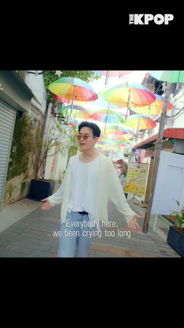 So meet me underneath the moonlight? #shorts #THEKPOP #더트래블로그